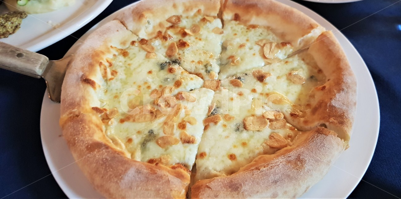 피자,고르곤졸라피자,먹다,맛있다,이탈리안,음식,요리,pizza,italian,eating,delicious,food,dish,음식,식재료,요리,food,cook,meal,dishes,food reserves,양식,서양음식,서양요리,western food,western dishes,western meal,western cook