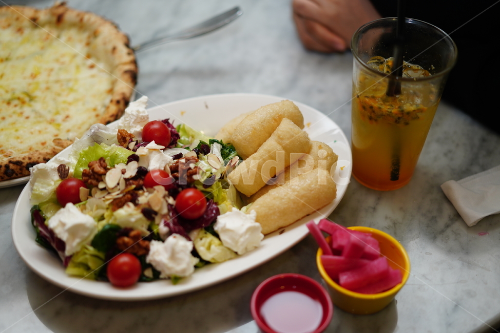 샐러드,치즈,리코타치즈,음식,푸드,salad,컬러,색감,도우,양식,야채,비타민,먹방,토마토,채소,건강,헬스웨어,헬스케어,healthware,health care,음식,식재료,요리,food,cook,meal,dishes,food reserves