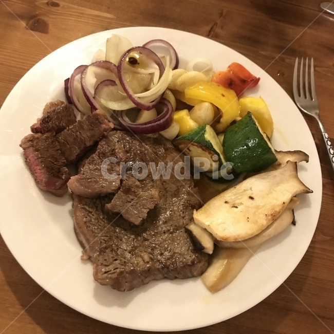 스테이크,요리,야채,음식,버섯,파프리카,양파,음식,식재료,요리,food,cook,meal,dishes,food reserves,육류,고기,meat,양식,서양음식,서양요리,western food,western dishes,western meal,western cook