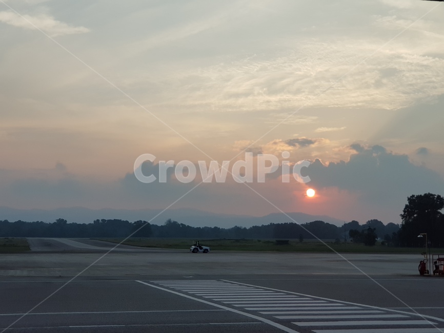 석양,저녁,노을,해,공항,구름,하늘