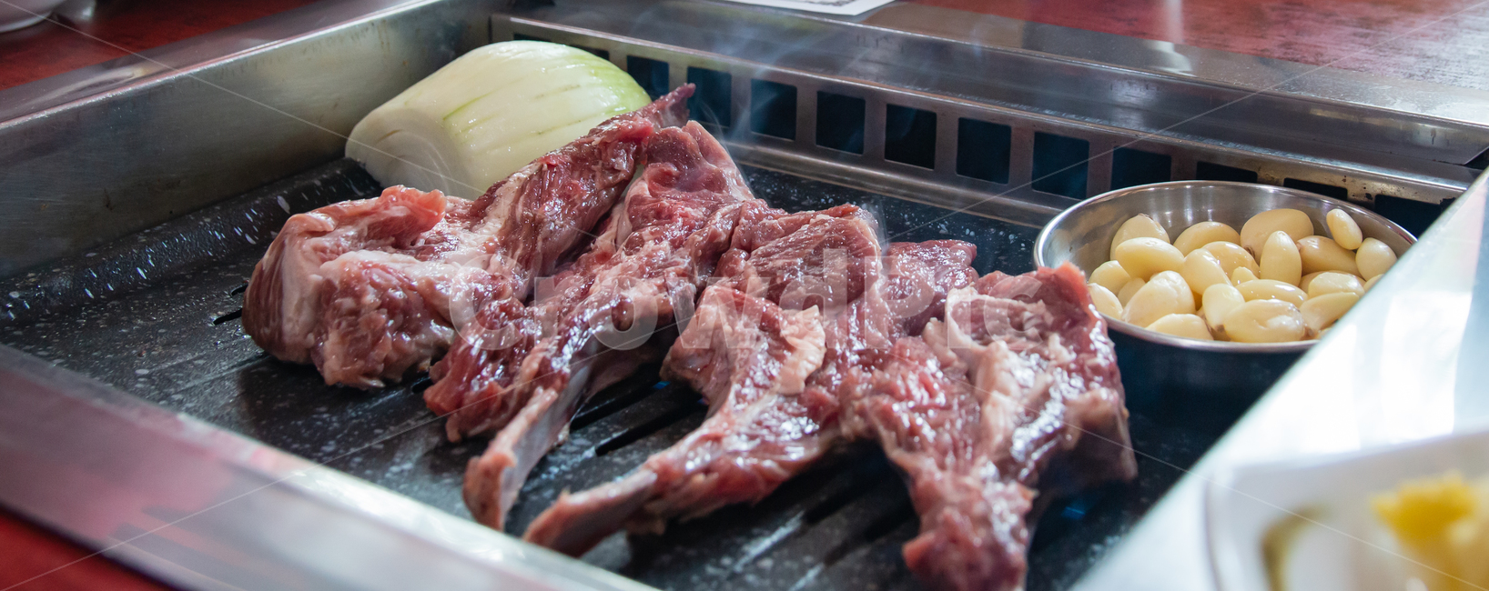 양고기,양갈비,숄더랙,고기,육류,양,불판,구이,바베큐,마늘,고기집,외식,회식,음식점,맛있는,음식,요리,식재료,음식,식재료,요리,food,cook,meal,dishes,food reserves,육류,고기,meat