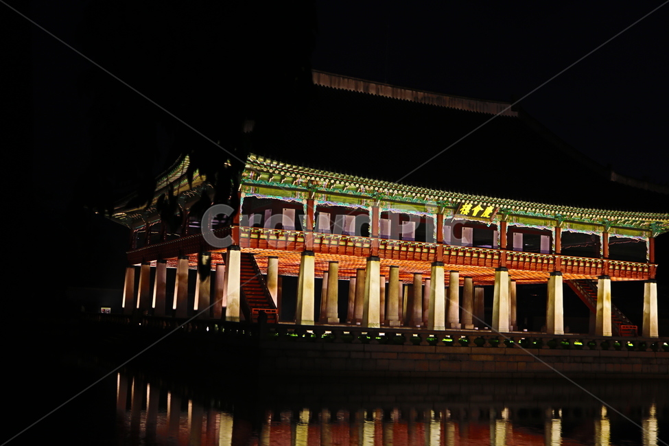 경복궁,경회루,야경,경북궁야경,누각,조선시대,gyeongbokgung,서울,seoul,景福宮,キョンボックン,ソウル,gyeonghoeru,慶会楼,야경,밤,풍경,nightscape,night,landscape,한국전통,한국문화,korean traditional,korean culture,랜드마크,landmark,tourist attraction,한국랜드마크,한국관광지,한국명소,korea landmark,korea tourist attraction,건축물,건물외관,exterior,building,structure,architecture,construction,건물
