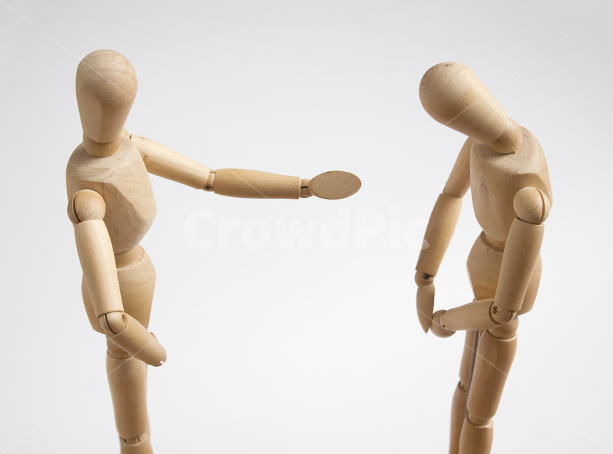목각인형,인형,소품,나무,우드,우든,사람,인사,고개숙인,상반신,얼굴없는,더미,손모으기,흰배경,브라운,갈색,인체,나무인형,조각,혼나는,경고,혼남,갑질,관절인형,비즈니스,사업,business,service,work,연출,컨셉,콘셉,direction,concept