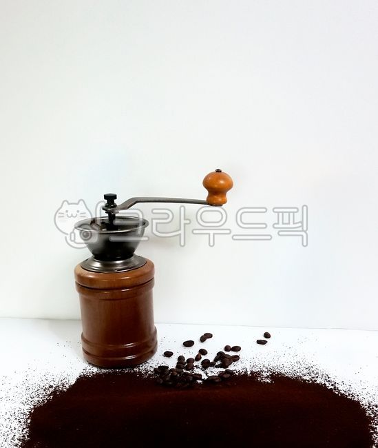 coffee beans,grinder,coffee,powder