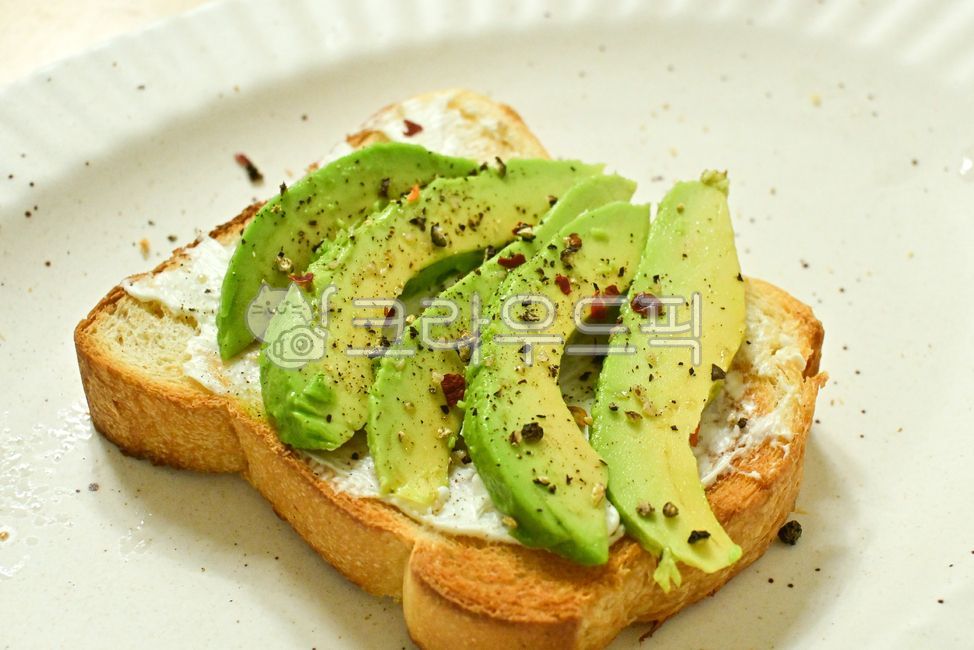 avocadotoast,아보카도토스트,food,빵,bread,음식,아보카도요리,아보카도,페퍼,브런치