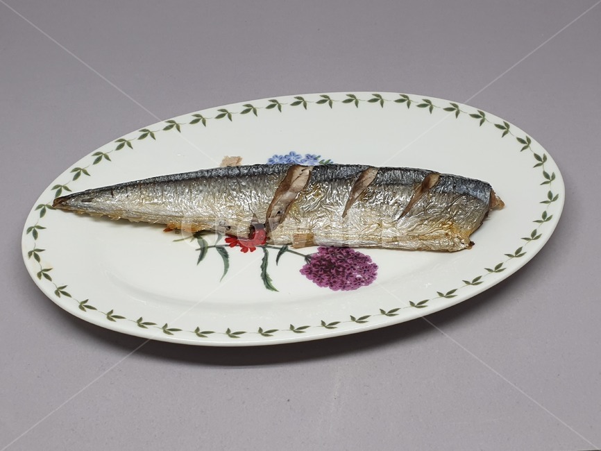 꽁치,꽁치구이,생선,생선구이,요리,음식,레시피,물고기,접시,fish