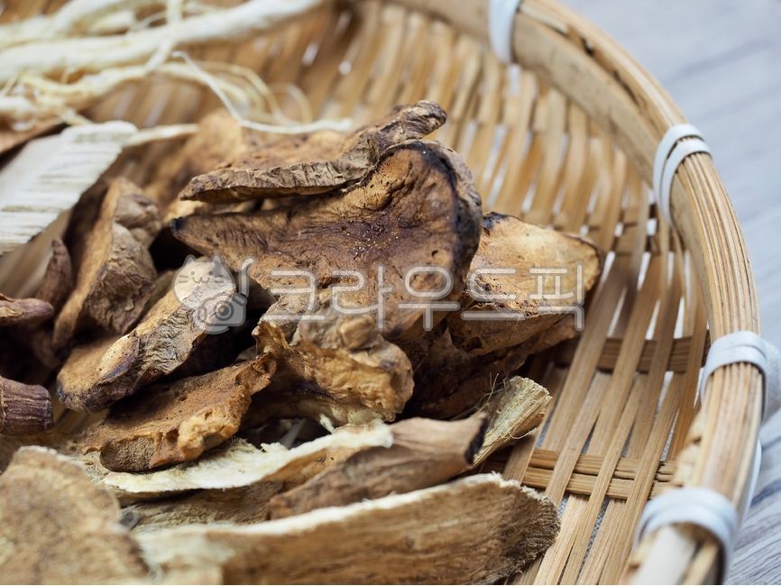 about,cold,cold medicine,coldremedy,Chinese medicine,root,dry food,healthfood,root plant,driedfood,herbalmedicine,Oriental medicine,chinesemedicine,medicine,licorice,food,health food,Medicine,chinesemedicineingredients,approximately,orientalmedicine,herba