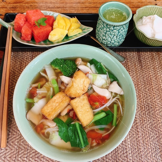 dish,요리,food,음식,meal,식사,cook,해외음식,해외,foreignfood,foreigndish,foreignmeal,foreigncook,oversea,식재료,bread,과일,fruit,수박,파인애플,요거트,yogurt,watermelon,pineapple,bagel,치앙마이,chiangmai,태국,thailand,bowl,사발,soupbowl,수프그릇,수프,soup