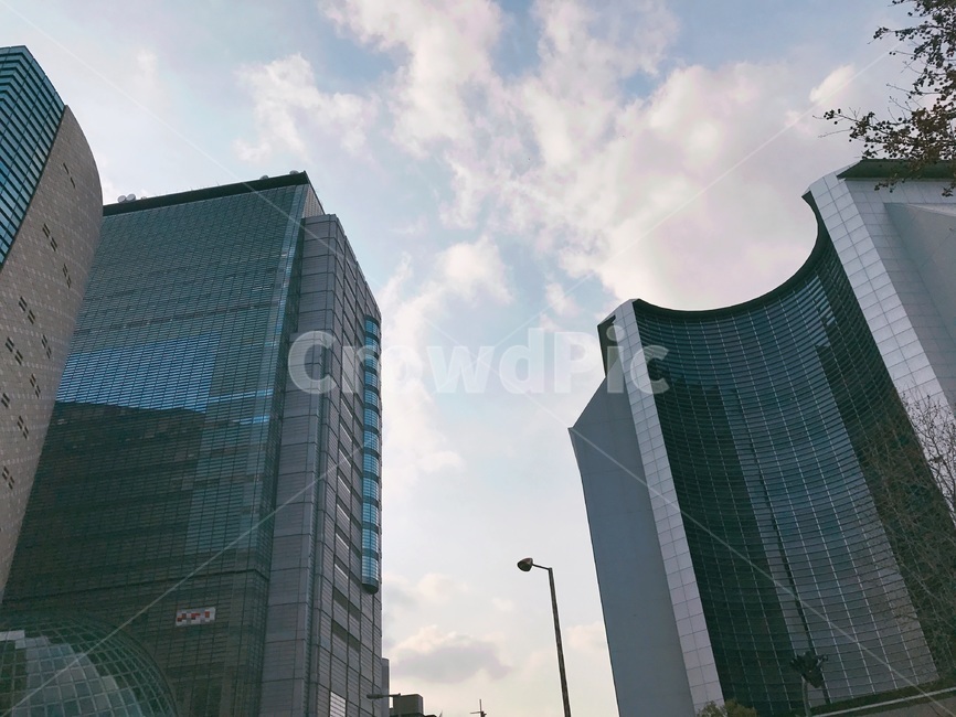 일본,건물,도시,city,빌딩,building,하늘,sky,구름,도시,풍경,city,landscape,office building,사무실 건물,urban,어반,시티,high rise,고층 건물,town