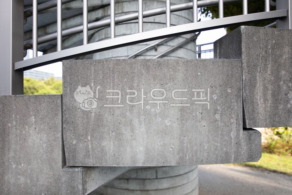 계단,돌,간판위치,기둥,인테리어,건축,난간,handrail,banister,구조물
