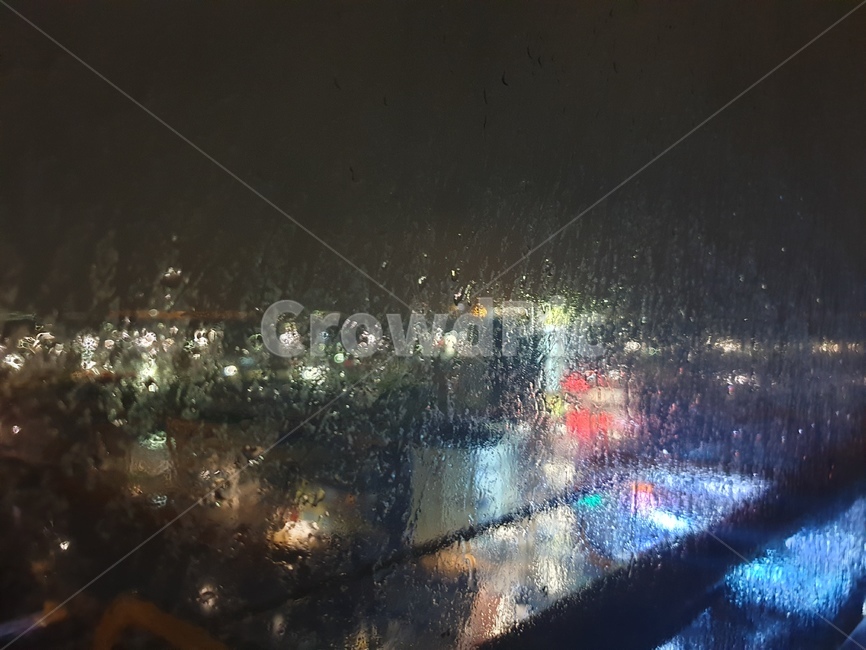 비,빗물,빗방울,창문,감성,우울,베란다,야경,불빛,밤,night,light,window,rain,비,비오는날,rain,rainy