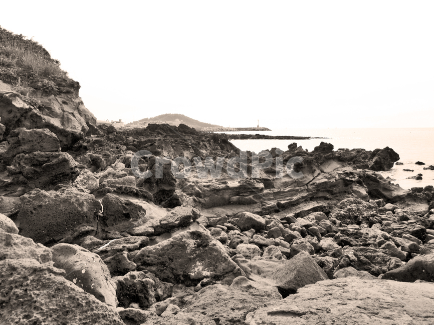 제주,올레17코스,올레,용담해변,바다,현무암,화산석,자연,풍경,nature,landscape,제주도,jeju,jeju island,흑백,모노톤,monochrome,black and white,rubble,파편
