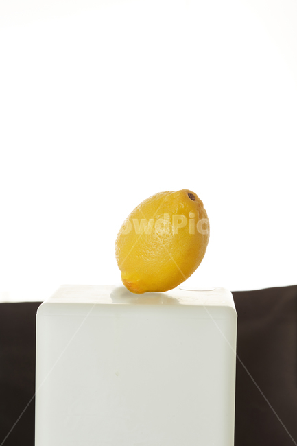 레몬,과일,노란색,lemon,서있는,음식,식재료,요리,food,cook,meal,dishes,food reserves,과일,열매,fruit