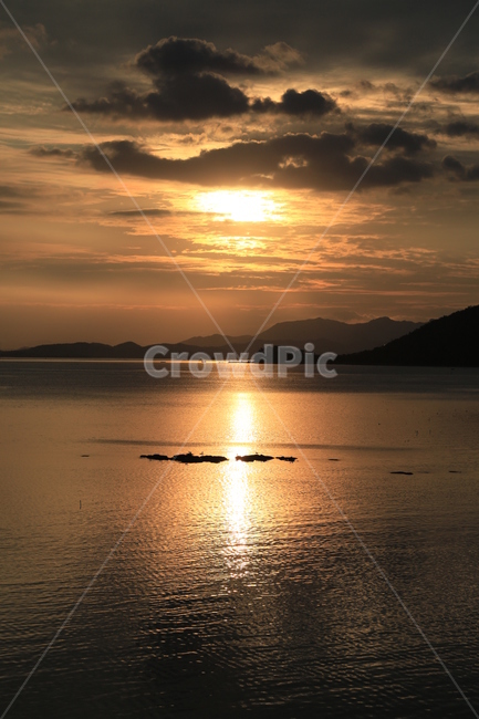 노을,해변,바다,구름,섬,자연,풍경,nature,landscape,light,빛,flare,플레어,outdoors,옥외,sunlight,햇빛