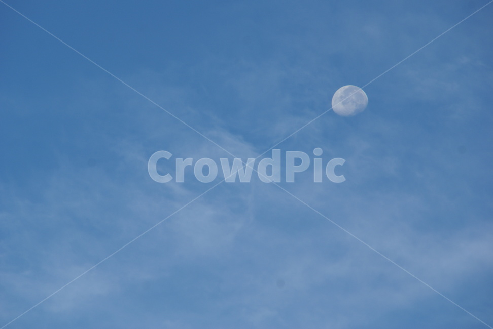 달,파랑,구름,하늘,초저녁,맑은하늘,파랑하늘,sky,blue,moon