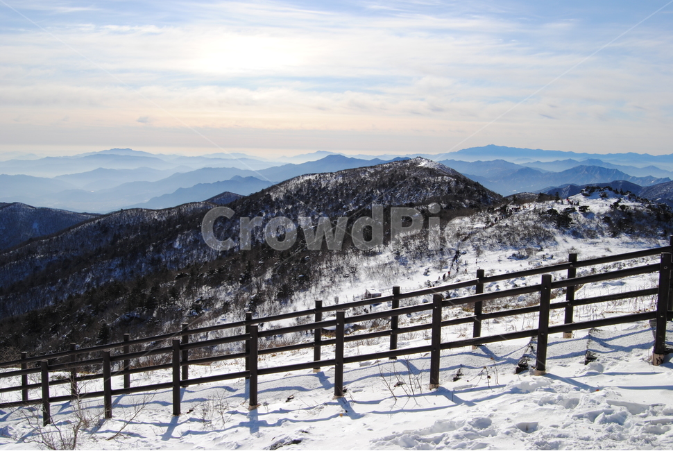덕유산,설산,겨울산,산세,겨울풍경,눈덮힌산,겨울덕유산,겨울,겨울,계절,winter,season,자연,풍경,nature,landscape,outdoors,옥외,mountain,산,mountain range,산맥