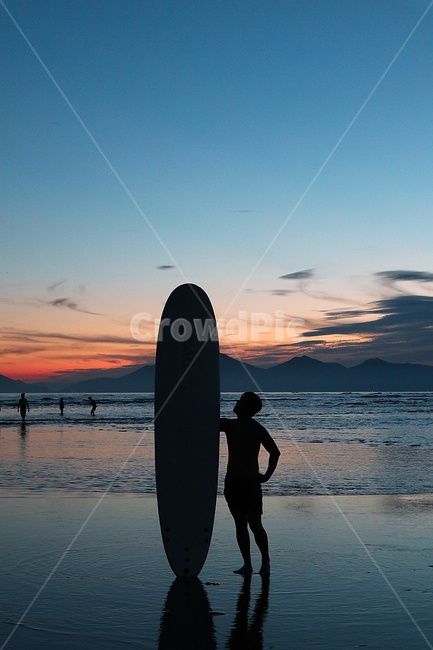 다대포해수욕장,바다,일몰,실루엣,배경,풍경,자연,nature,인간,human,person,사람,sea,석양,구름,하늘,붉은하늘,레저활동,서퍼,남자,남자서퍼,자연,풍경,nature,landscape,실루엣,그림자,silhouette,shadow,인물실루엣,사람실루엣,character silhouette,human silhouette