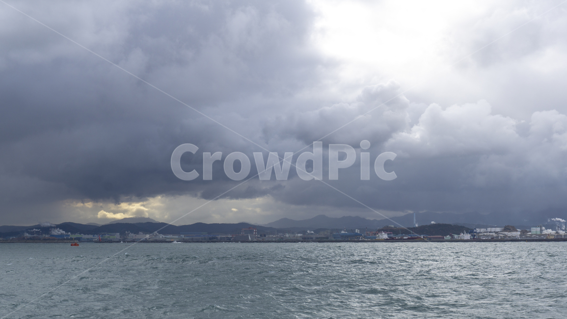 바다,구름,일몰,sunset,sea,clouds,blue,파랑,하늘색,하늘,선박,ship,자연,nature,햇빛,황혼,붉은하늘,새벽,나라