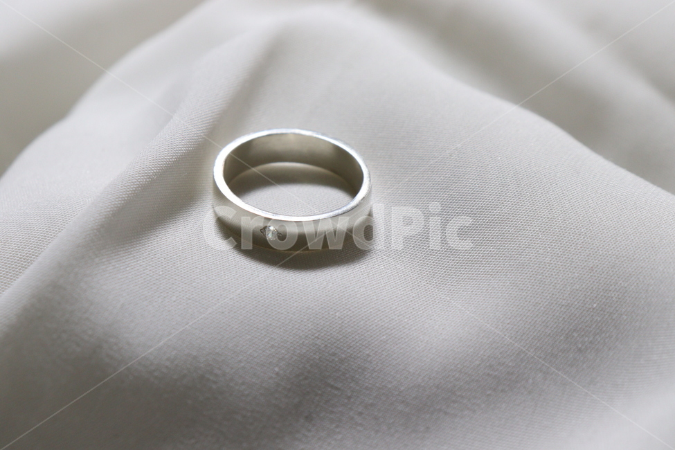 반지,커플링,accessory,accessories,ring,jewelry,보석류,은반지,silverring,큐빅반지,악세사리,쥬얼리,결혼,혼례,웨딩,wedding,marriage,marry,사물,물건,오브젝트,thing,object,matter