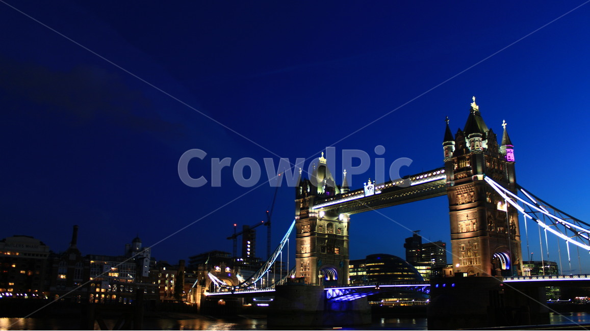 타워브릿지,런던,영국,야경,towerbridge,london,bridge,조명,nightview,다리,도시,건물,하늘,템스강,uk,england,유럽,eu,europe,riverthames,river,thames,강,밤,불빛,lights,야경,밤,풍경,nightscape,night,landscape,도시,city,랜드마크,landmark,tourist attraction,세계도시풍경,해외도시풍경,외국도시풍경,world cityscape,세계랜드마크,해외랜드마크,외국랜드마크,world landmark,world tourist attraction,건축물,건물외관,exterior,building,structure,architecture,construction