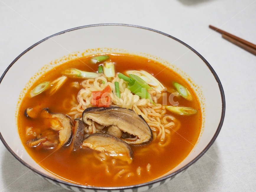 라면,버섯,한국음식,식품,한국문화,한국,배경,음식문화,웰빙,문화,아시아,아시아음식,음식,요리,음식,식재료,요리,food,cook,meal,dishes,food reserves,면류,면요리,noodles,한식,한국음식,한국요리,korean food,korean dishes,korean meal,korean cook