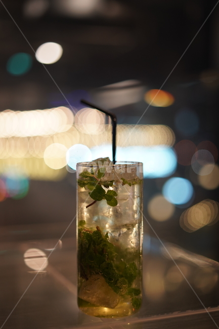 cocktail,칵테일,mojito,모히또,alcohol,알코올,drink,음주,beverage,마실것,술,주류,alcohol