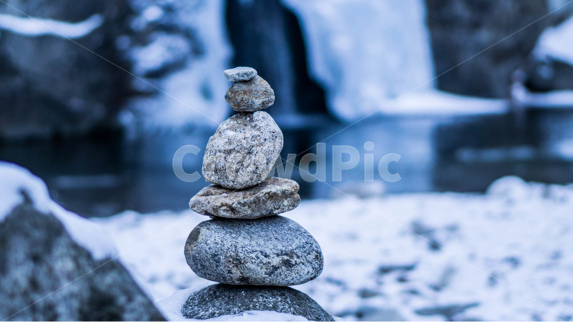 돌탑,겨울,눈,얼음,차가운,강,겨울,계절,winter,season,한국전통,한국문화,korean traditional,korean culture,종교,신앙,religion,belief,faith