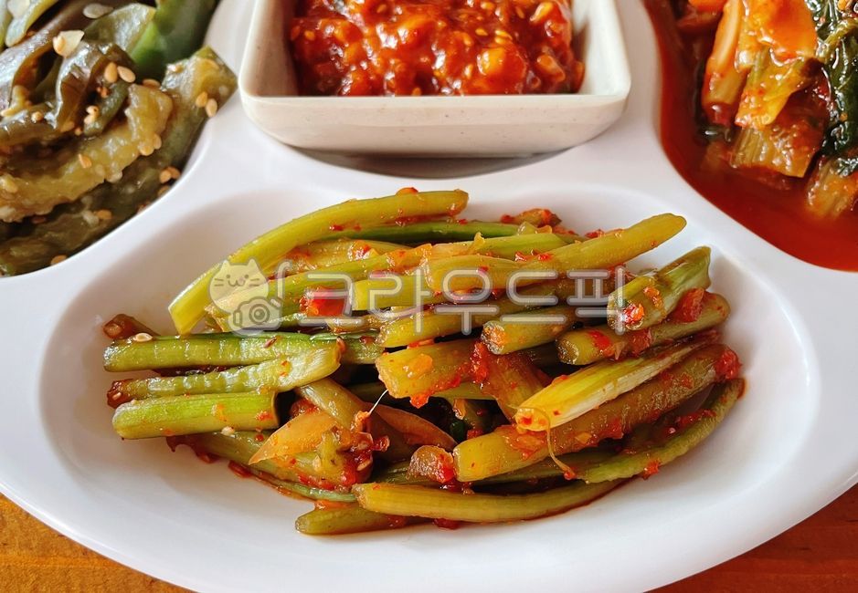 고구마순김치,고구마줄기김치,고구마순,고구마줄기,김치,밑반찬,양념,밥반찬,반찬,음식,요리,식사,식재료,food,dish,cook,meal