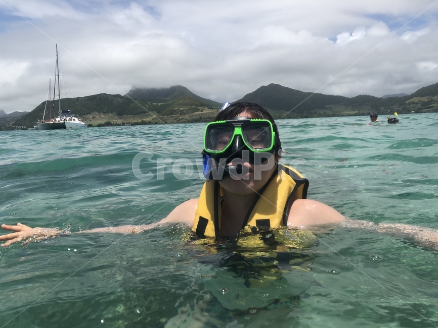스노쿨링,에메랄드,바다,하늘,여름,연휴,휴가,여름,계절,summer,season,사람,인물,인간,human,person,여행,휴가,traveling,vacation,trip,스포츠,레저,운동,sports,leisure,exercise,water,물,sport,diver,잠수부,snorkeling,스노클링,diving,다이빙