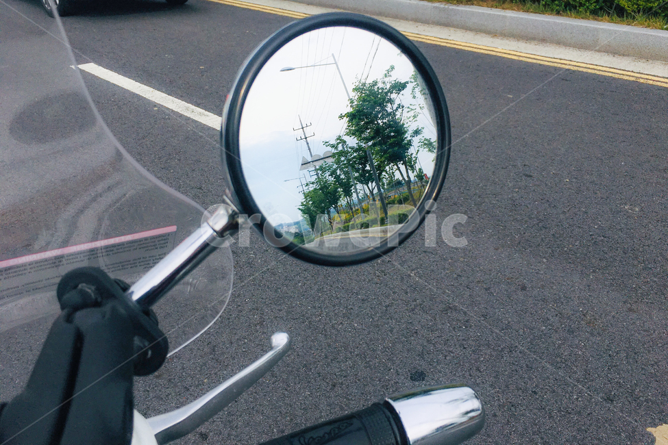 베스파,gts125,거울,나무,하늘