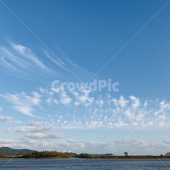 nature,자연,outdoors,옥외,azuresky,푸른하늘,sky,하늘,배경,백그라운드,background,구름,cloud,풍경,landscape,감성,감성사진,feeling,color,sensitivity,색깔,날씨,weather,색상,색채,바다,ocean,sea,산책,평화,peaceful,coastalwalk,island,blue