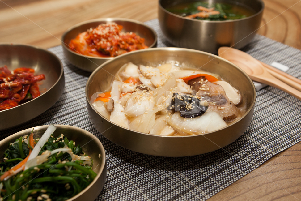 한식,음식,반찬,food,한국음식,먹거리,koreanfood,sidedishes,나물,국,김치,soup,kimchi,식탁,table,한끼,식사,meal,조림,무말랭이,시금치,아침,점심,저녁,breakfast,lunch,dinner,밥상,음식,식재료,요리,food,cook,meal,dishes,food reserves,한식,한국음식,한국요리,korean food,korean dishes,korean meal,korean cook