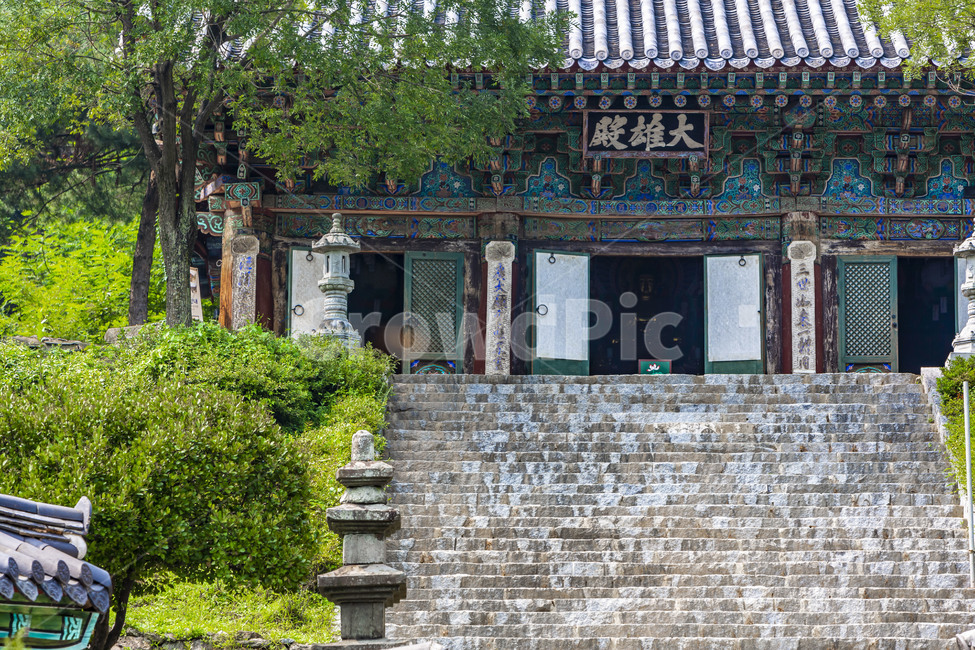 석남사,사찰,불교,고찰,돌계단,기와,담장,고건축,관광지,대웅전,석탑,한국전통,한국문화,korean traditional,korean culture,건축물,건물외관,exterior,building,structure,architecture,construction