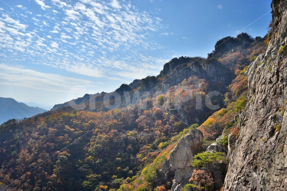 대둔산,가을,풍경,단풍,탐방,도립공원,빨간단풍,파란하늘,가을색,오색,울긋불긋,알록달록,그림같은,칼라풀,뷰티플,아름다운,힐링,감성,자연,정취,산세,명산,100대명산,nature,산,등산,트레킹,풍경사진,비경,경치,가을사진,가을색채,가을의정취,맑음,청명,가을날씨,경관,기암,암봉우리,mountain,금산,완주,논산,낙조대,낙조산장,마천대,케이블카,구름다리,삼선계단,HDR,가을,계절,fall,autumn,season,자연,풍경,nature,landscape,한국자연풍경,한국자연경관,korea nature landscape,outdoors,옥외,cliff,낭떠러지