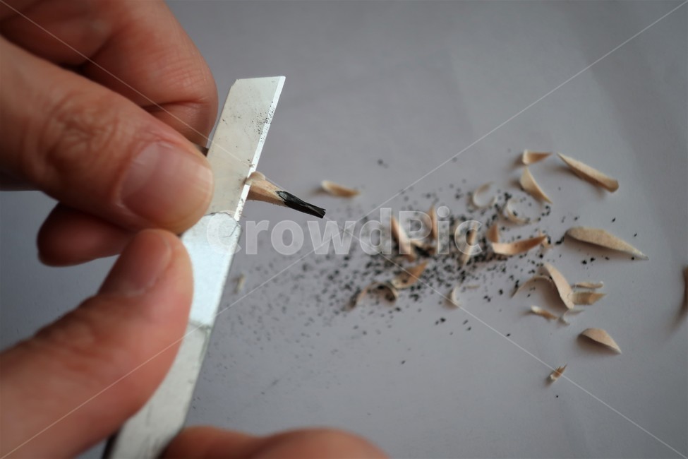 연필,연필심,다듬기,흑연,칼,커터,종이,칼날,깎기,깎이,문구,학용품,문구류,사무용품,school supplies,stationery,office supplies