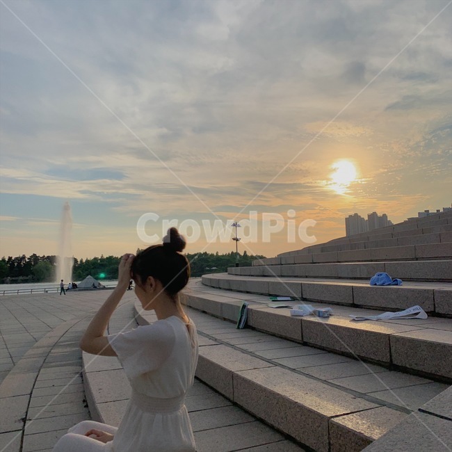 일산,호수공원,여자옆모습,옆태,노을,주말하늘,구름
