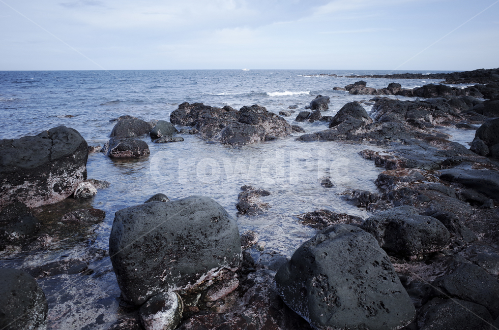 바다,해변,하늘,sea,beach,ocean,sky,blue,푸른하늘,푸른바다,파란바다,파란하늘,푸른,파란,물,water,nature,자연,돌,바위,stone