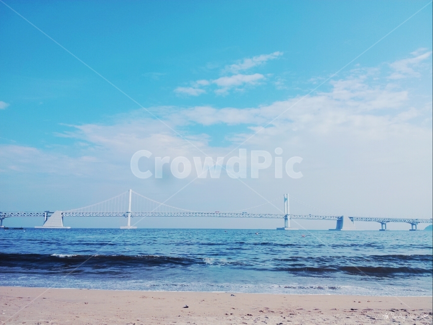 광안리,광안대교,바다,파란색,지평선,여름,휴양지,랜드마크,감성,힐링,휴가,휴식,구름,하늘,파도,시원,청량,깨끗,환경,파란,푸른,부산,busan,sea,sky,cool,blue,korea,한국자연,summer,landmark,healing,rest,holiday