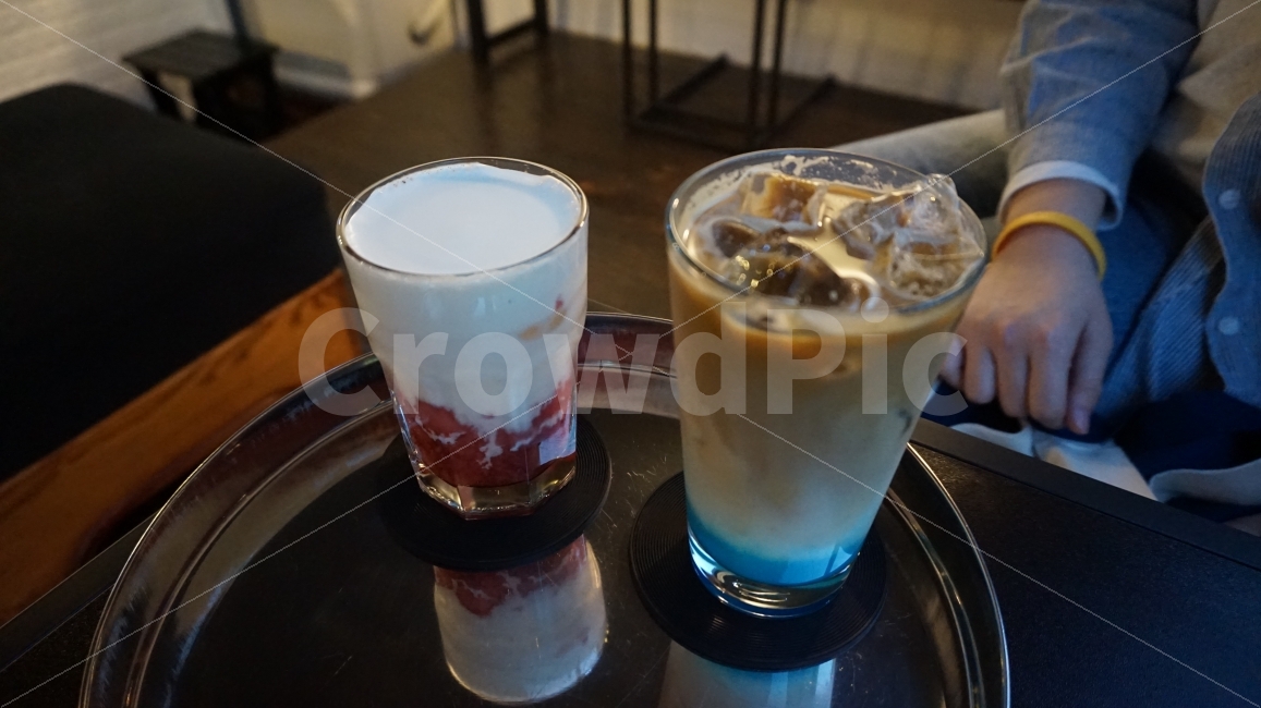 카페,커피,딸기라떼,카페라떼,라떼,조명,cafe,coffee,ratte,Strawberryratte,caferatte,light,mood,커피,카페,coffee,cafe