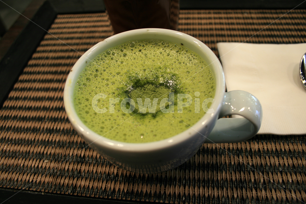 녹차,녹차라떼,거품,녹차가루,초록,카페,커피,카페,coffee,cafe