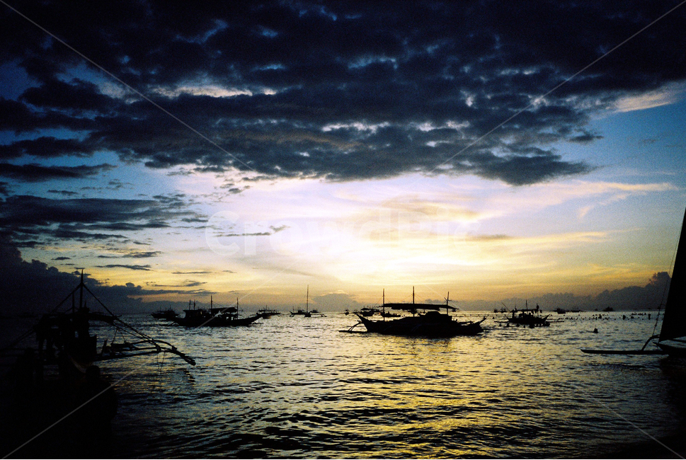 보라카이,석양,보라카이석양,필름사진,boracayfilmshot,해변,요트,동남아,sunset,해외,외국,세계,foreign,oversea,world,실루엣,그림자,silhouette,shadow,교통,교통수단,traffic,transportation,boat,보트,vehicle,차량,outdoors,옥외,nature,자연