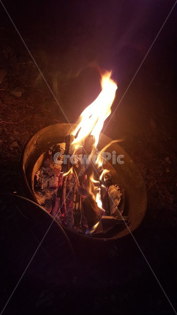모닥불,캠프,캠핑,캠프파이어,여행,불,fire,밤,휴가,숯불,숯,불꽃,난로,열,장작불,활활타오는불,야경