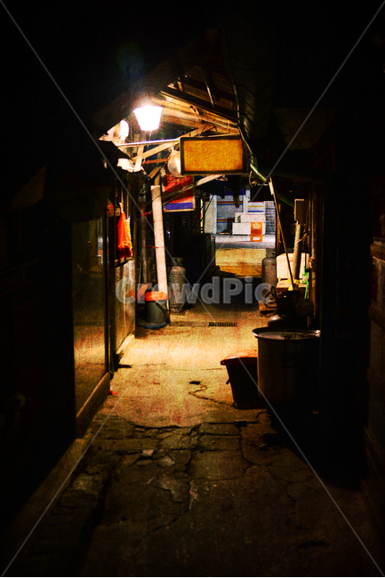 골목길,야경,정감,감성,빈티지,vintage,nightview,길,밤,불빛,인적없는,적막,뒷골목,변두리,외곽지대,필,느낌,분위기,feeling,emotion,sensible,야경,밤,풍경,nightscape,night,landscape,도시,city,한국도시풍경,한국도시경관,korea cityscape,골목길,alley,빈티지사진,빈티지느낌,빈티지감성,vintage,street,거리,building,건물,town,road,도로,urban,어반,시티
