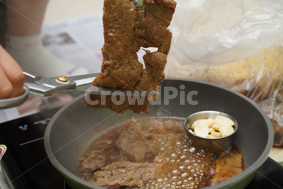 갈비,돼지갈비,육류,육식,구이,안주,먹거리,마늘,식사,음식,food,음식,식재료,요리,food,cook,meal,dishes,food reserves
