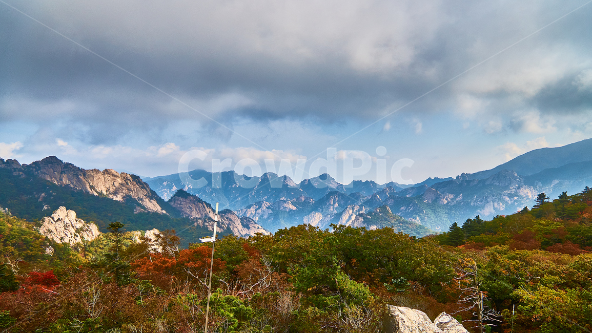 설악산,국립공원,단풍,산,공룡능선,가을,계절,fall,autumn,season,자연,풍경,nature,landscape,한국자연풍경,한국자연경관,korea nature landscape,mountain range,산맥,outdoors,옥외,mountain,peak,피크