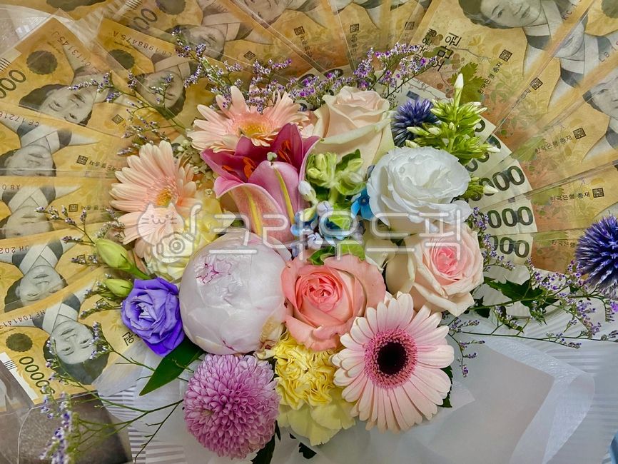 flower gift,bouquet of money,bankroll,bouquet,flower arrangement,rose,flower