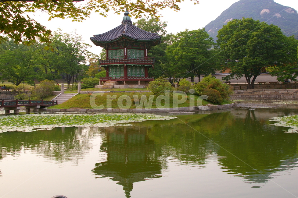 경복궁,고궁,오래된,야외,풍경,architecture,건축물,building,건물,연못,그림자,반사,한국전통,한국적인,한국,랜드마크
