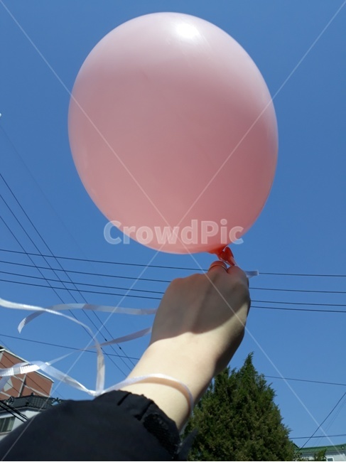 손,하늘,풍선,전선,오후,햇빛,그림자,주택