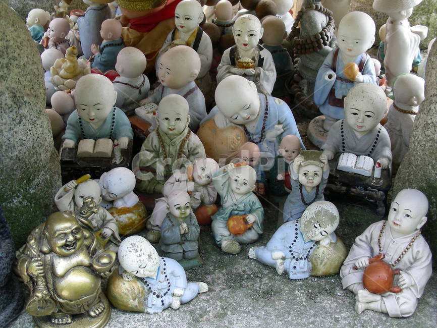 동자승,불교,목탁,귀염,인형,종교,신앙,religion,belief,faith,사물,물건,오브젝트,thing,object,matter