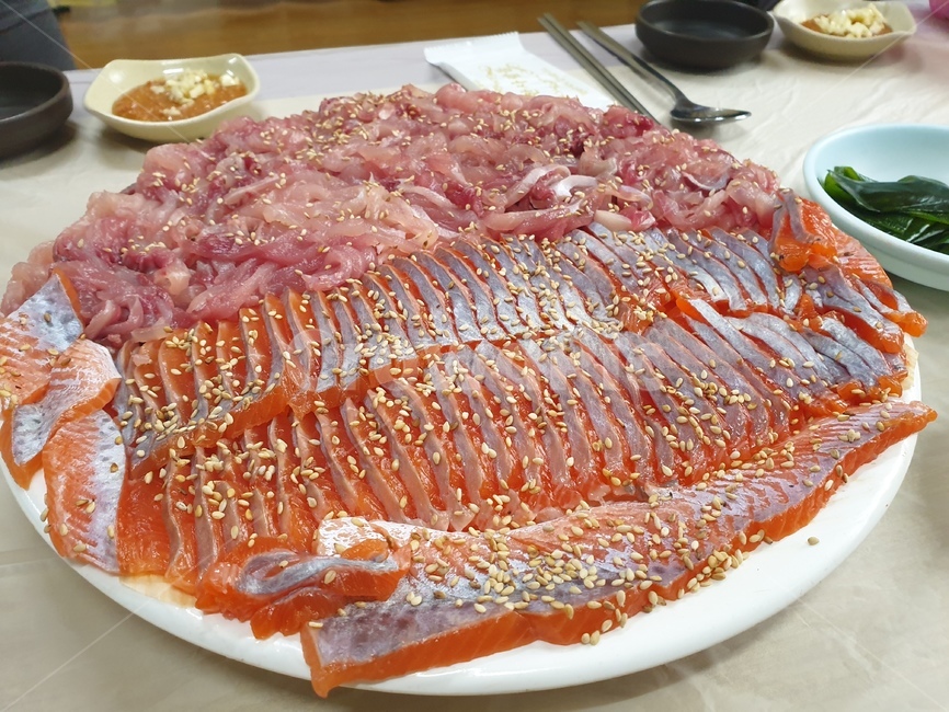 회,모듬회,모듬광어회,활어회,우럭회